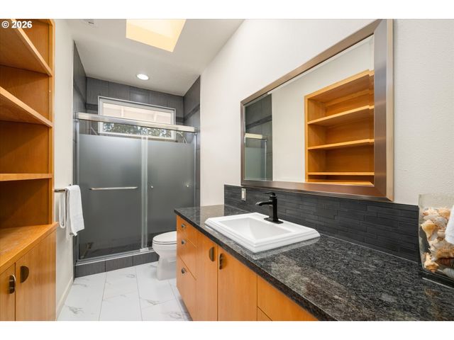 3970 N SHASTA Loop, Eugene, OR 97405