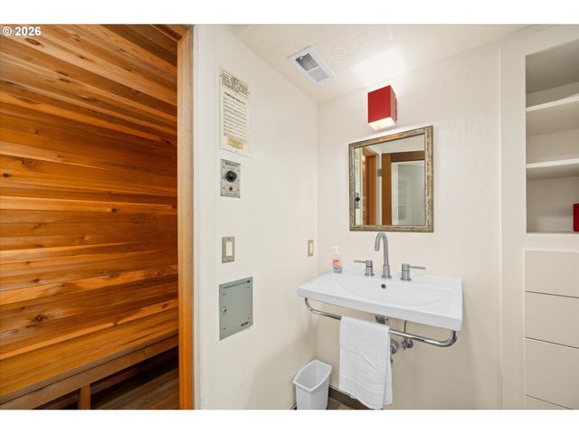 3970 N SHASTA Loop, Eugene, OR 97405