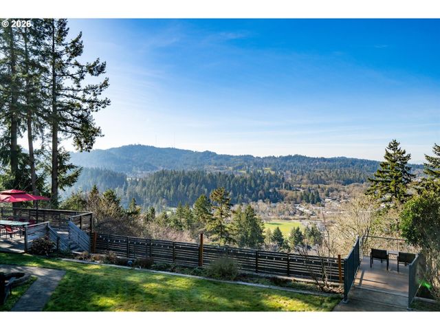 3970 N SHASTA Loop, Eugene, OR 97405