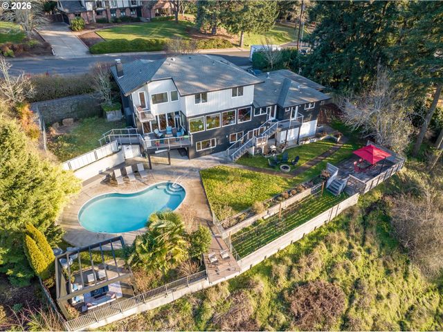 3970 N SHASTA Loop, Eugene, OR 97405