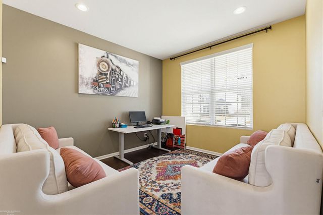 30096 Braeburn Street, New Hudson, MI 48165