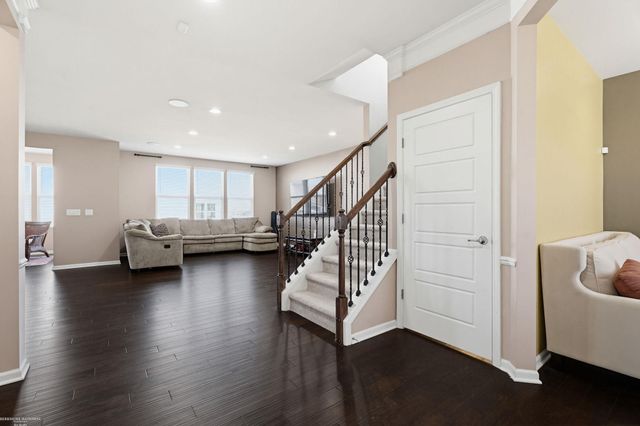 30096 Braeburn Street, New Hudson, MI 48165