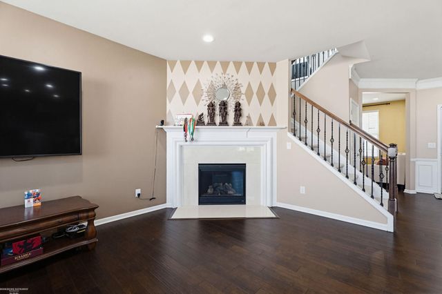 30096 Braeburn Street, New Hudson, MI 48165