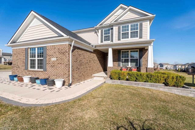 30096 Braeburn Street, New Hudson, MI 48165