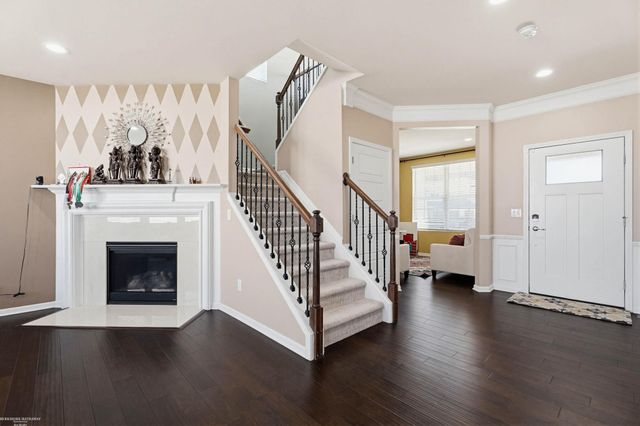 30096 Braeburn Street, New Hudson, MI 48165