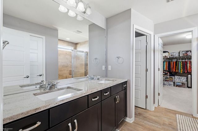 30096 Braeburn Street, New Hudson, MI 48165