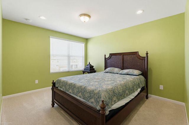 30096 Braeburn Street, New Hudson, MI 48165