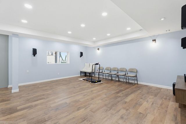 30096 Braeburn Street, New Hudson, MI 48165