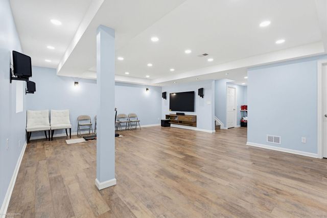 30096 Braeburn Street, New Hudson, MI 48165