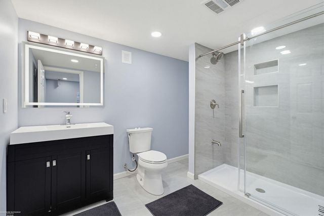 30096 Braeburn Street, New Hudson, MI 48165