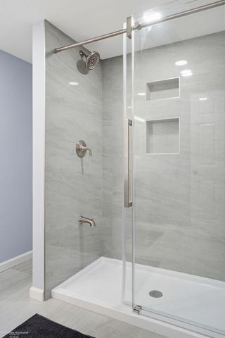 30096 Braeburn Street, New Hudson, MI 48165