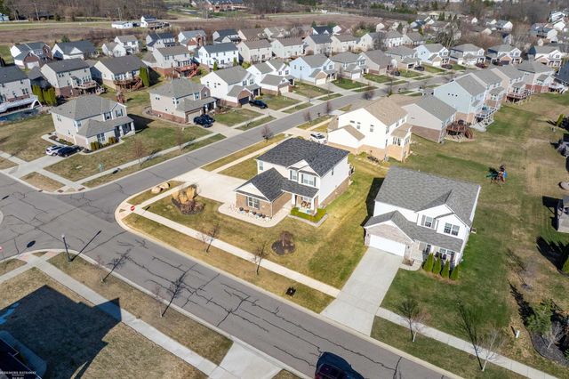 30096 Braeburn Street, New Hudson, MI 48165