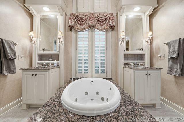 9825 S Vandalia Avenue, Tulsa, OK 74137