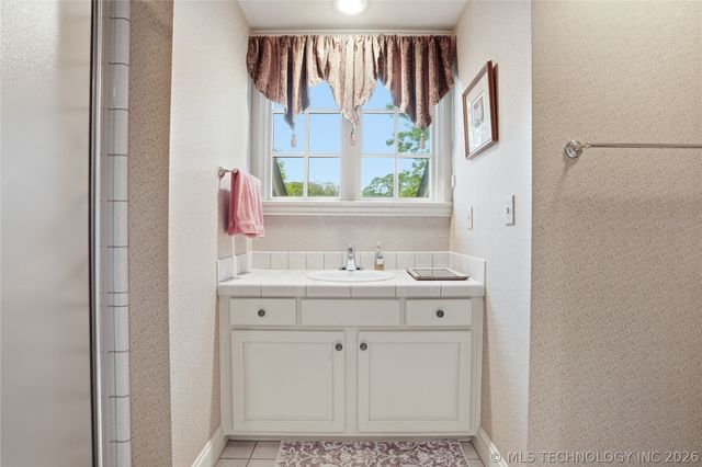 9825 S Vandalia Avenue, Tulsa, OK 74137