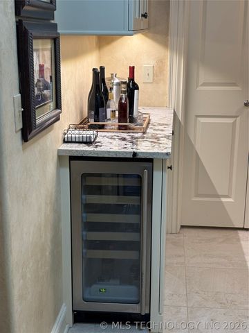 9825 S Vandalia Avenue, Tulsa, OK 74137