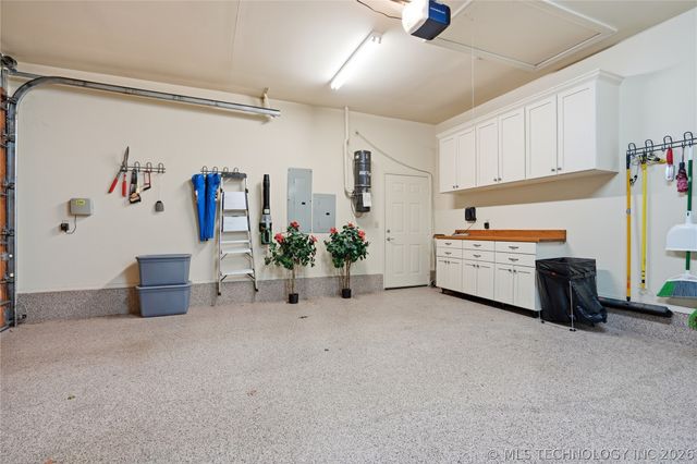 9825 S Vandalia Avenue, Tulsa, OK 74137