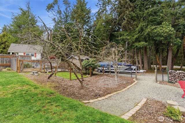 1061 Potlatch Drive, Fox Island, WA 98333