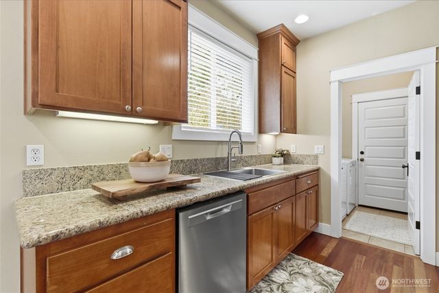 1061 Potlatch Drive, Fox Island, WA 98333