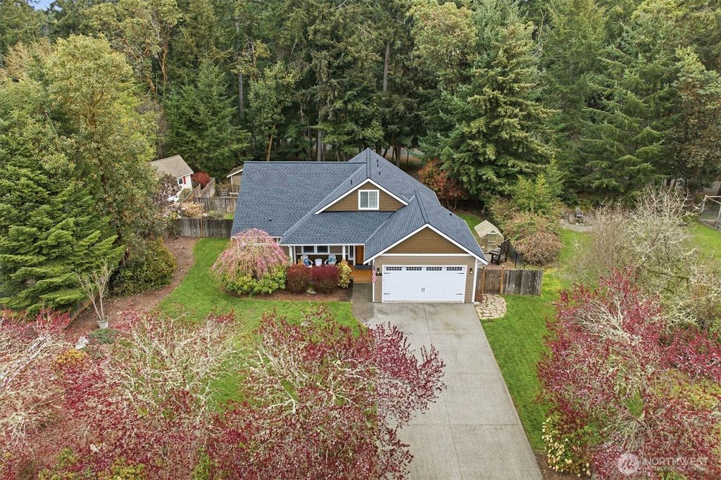 1061 Potlatch Drive, Fox Island, WA 98333