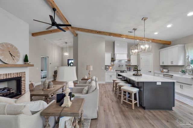 1115 Barcia Dr, Pensacola, FL 32503