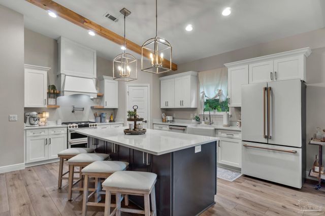 1115 Barcia Dr, Pensacola, FL 32503