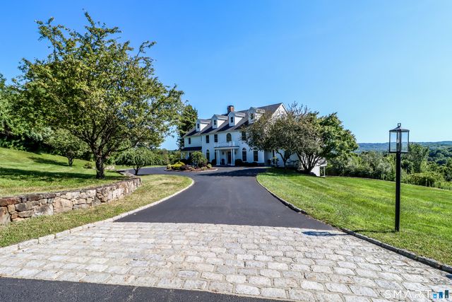 10 Trailing Ridge Road, Brookfield, CT 06804
