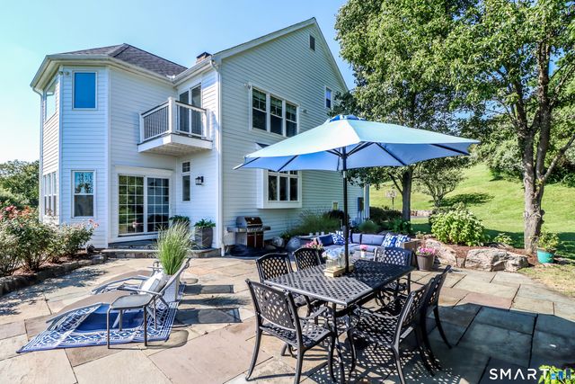 10 Trailing Ridge Road, Brookfield, CT 06804