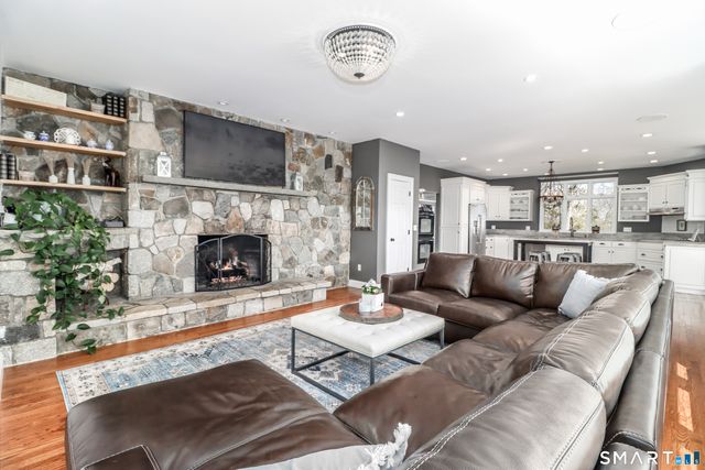 10 Trailing Ridge Road, Brookfield, CT 06804