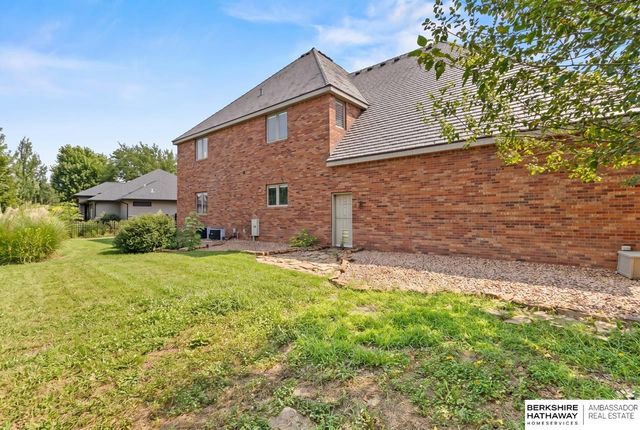 6525 Rolling Hills Court, Lincoln, NE 68512