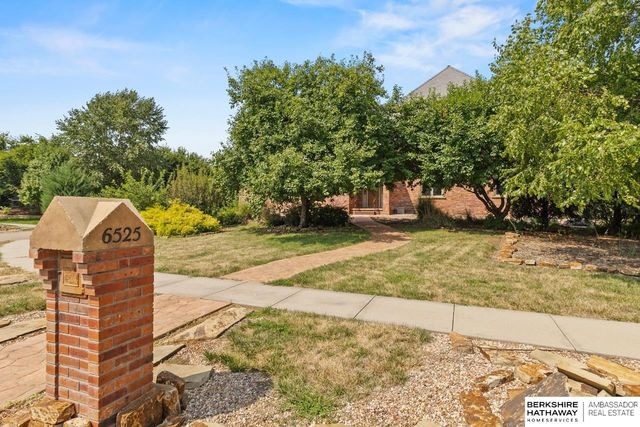6525 Rolling Hills Court, Lincoln, NE 68512