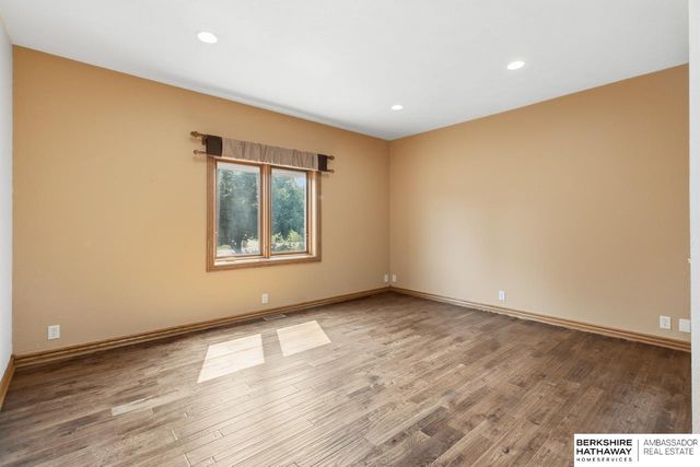 6525 Rolling Hills Court, Lincoln, NE 68512