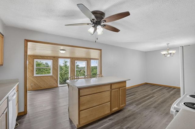 326 Roberts Drive SE, Newark, OH 43055
