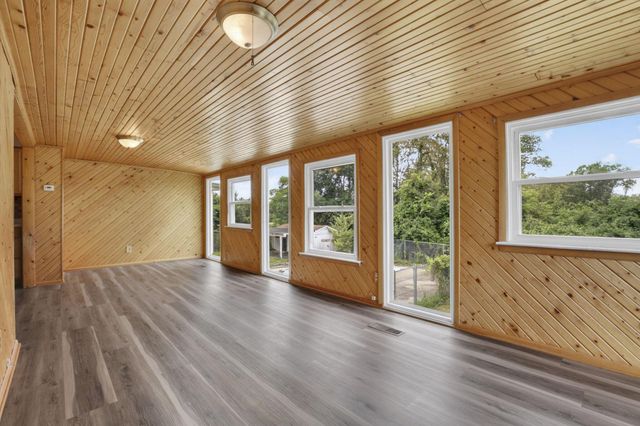 326 Roberts Drive SE, Newark, OH 43055
