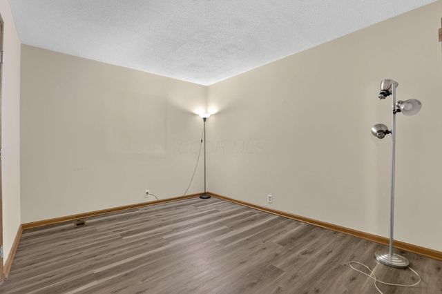 326 Roberts Drive SE, Newark, OH 43055