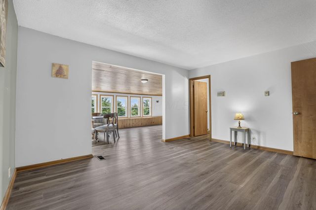 326 Roberts Drive SE, Newark, OH 43055