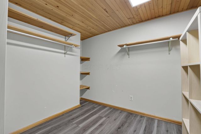 326 Roberts Drive SE, Newark, OH 43055