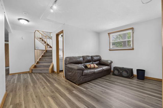 326 Roberts Drive SE, Newark, OH 43055