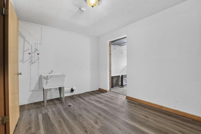 326 Roberts Drive SE, Newark, OH 43055