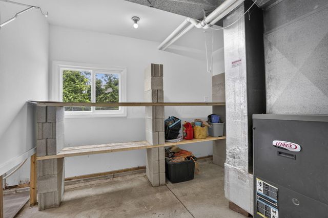 326 Roberts Drive SE, Newark, OH 43055