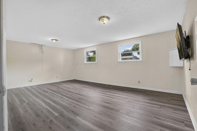 326 Roberts Drive SE, Newark, OH 43055