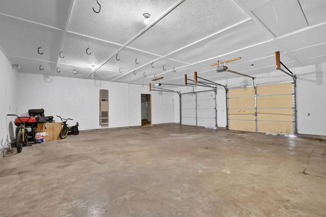 326 Roberts Drive SE, Newark, OH 43055