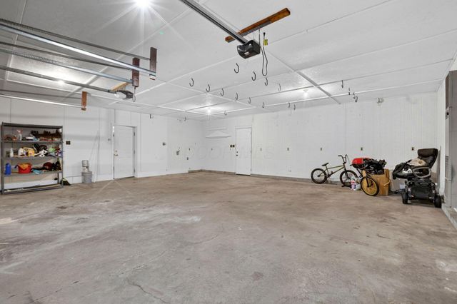 326 Roberts Drive SE, Newark, OH 43055
