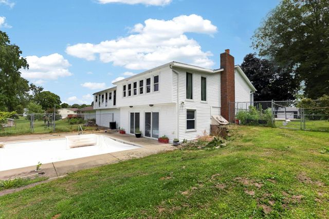 326 Roberts Drive SE, Newark, OH 43055