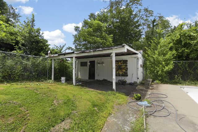 326 Roberts Drive SE, Newark, OH 43055