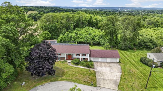 326 Roberts Drive SE, Newark, OH 43055