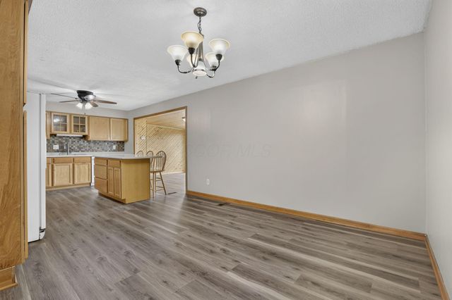 326 Roberts Drive SE, Newark, OH 43055