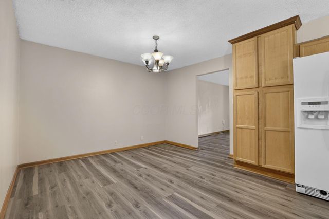 326 Roberts Drive SE, Newark, OH 43055