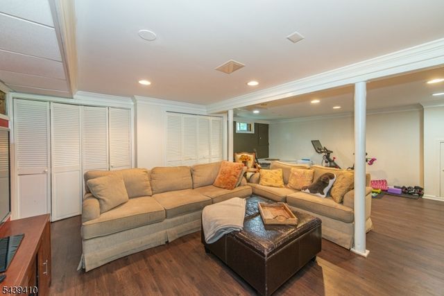 11 Crane Dr, Montville Twp., NJ 07058