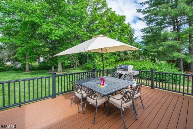 11 Crane Dr, Montville Twp., NJ 07058