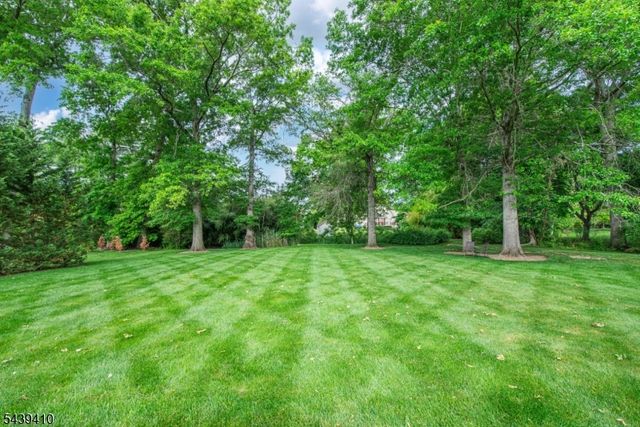 11 Crane Dr, Montville Twp., NJ 07058